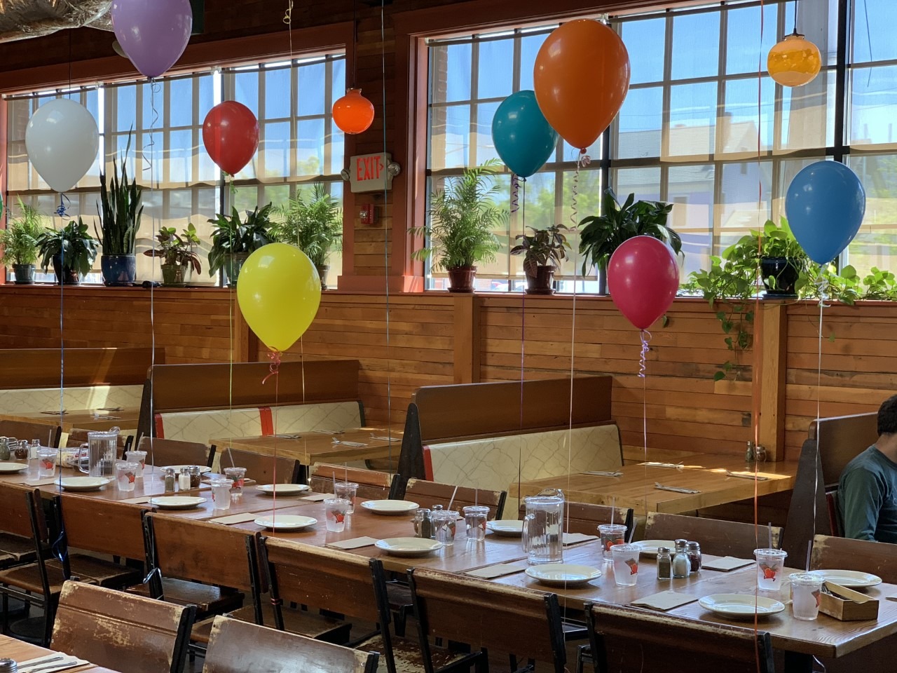 Image of party table with balloons